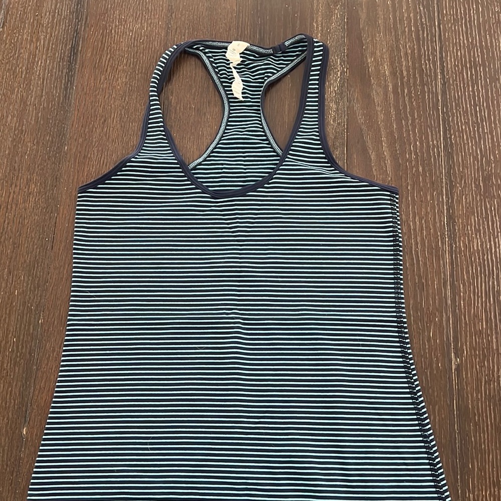 Lululemon yoga top